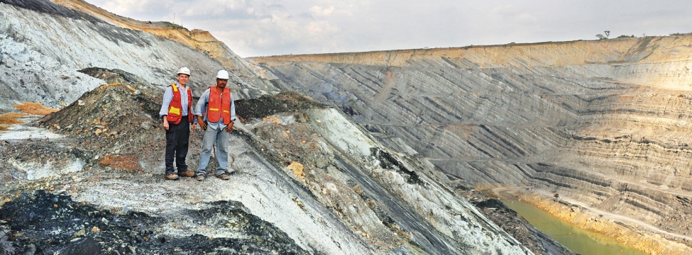 SRK uses Sirovision photogrammetric technology to measure pit slopes without exposure to rock fall risk.